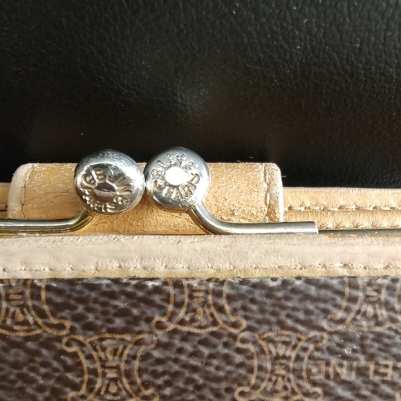 Celine vintage kisslock compact wallet EUC - Picture 3 of 10